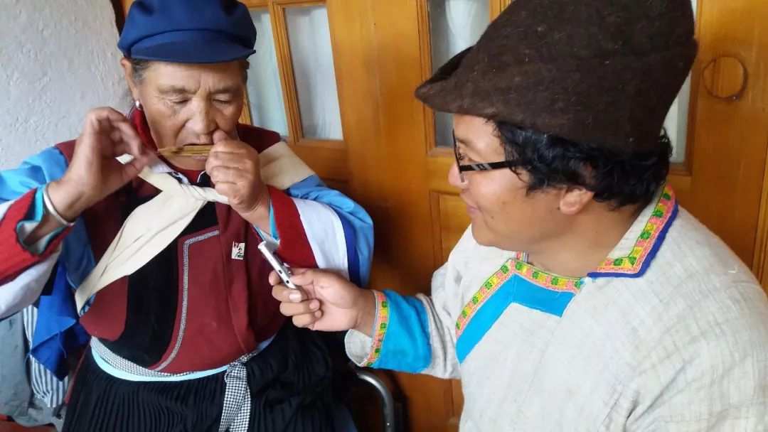 热爱民族别只是靠说，看看人家是咋做的！