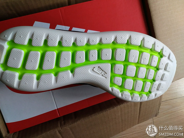 买鞋nike牛油果绿,耐克男款运动鞋推荐透气