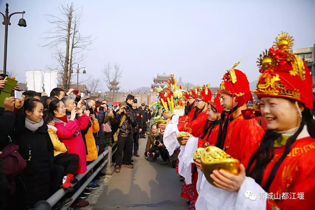 正月十五元宵去哪儿闹?到都江堰来一场美轮美奂的赏灯之旅~凑完这场热闹,年才算过完!