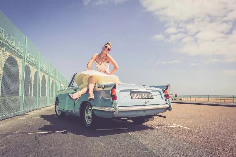 室外拍婚纱照pose的技巧,今年最流行的婚纱照姿势