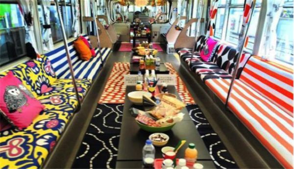 地铁外面广告是怎么弄的,地铁里你不要眨眼睛的广告