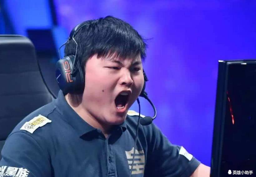 uzi最喜欢用的女警皮肤,厂长手感最好的皮肤