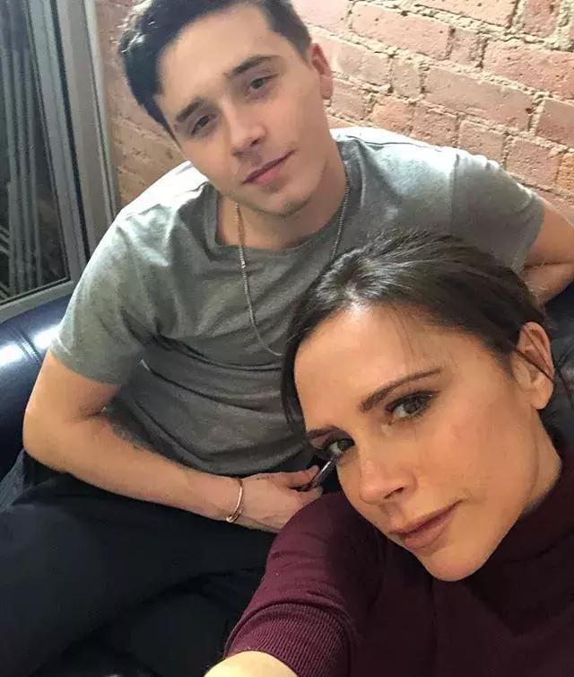 教你一招简单拍出漂亮的自拍照,如何拍出好看的自拍照