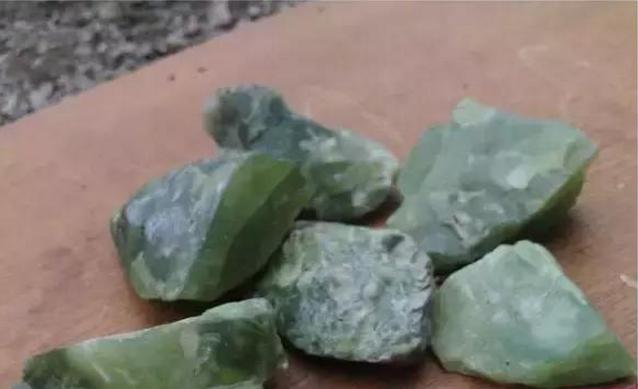 祁连山玉石原石怎样鉴别,玉石原石欣赏