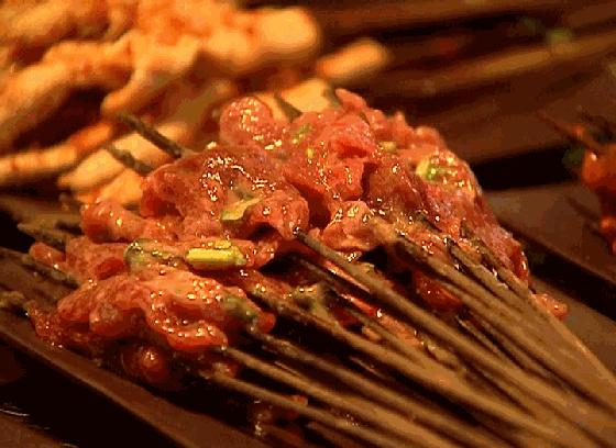西安这家串串店火了,西安这家串串摊价格很实惠