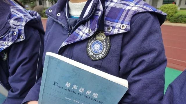 宜昌高中校服大全,宜昌哪个高中校服是红灰秋季校服