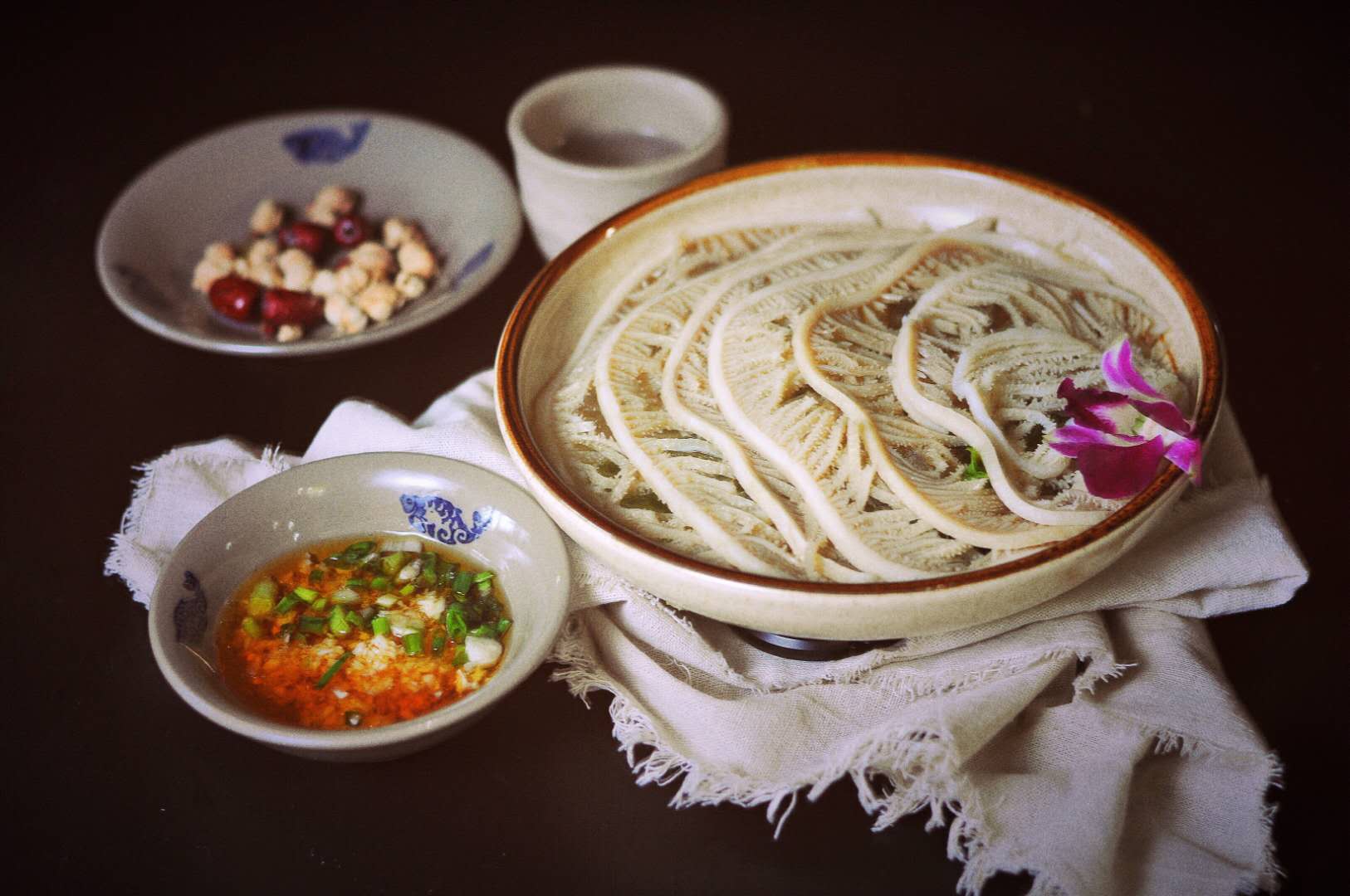 西安这家串串店火了,西安这家串串摊价格很实惠