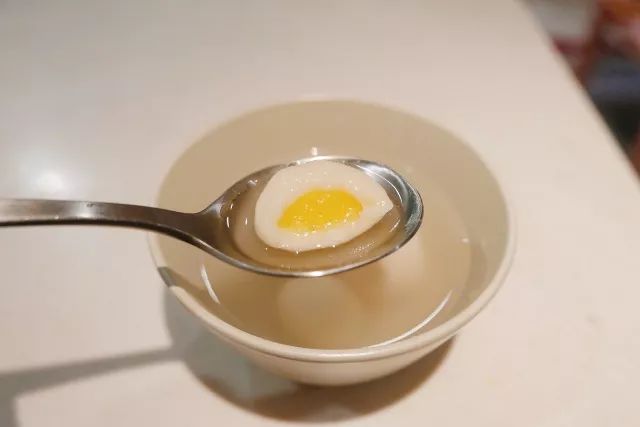 费列罗馅儿的汤圆,费列罗汤圆和红糖糯米小丸子