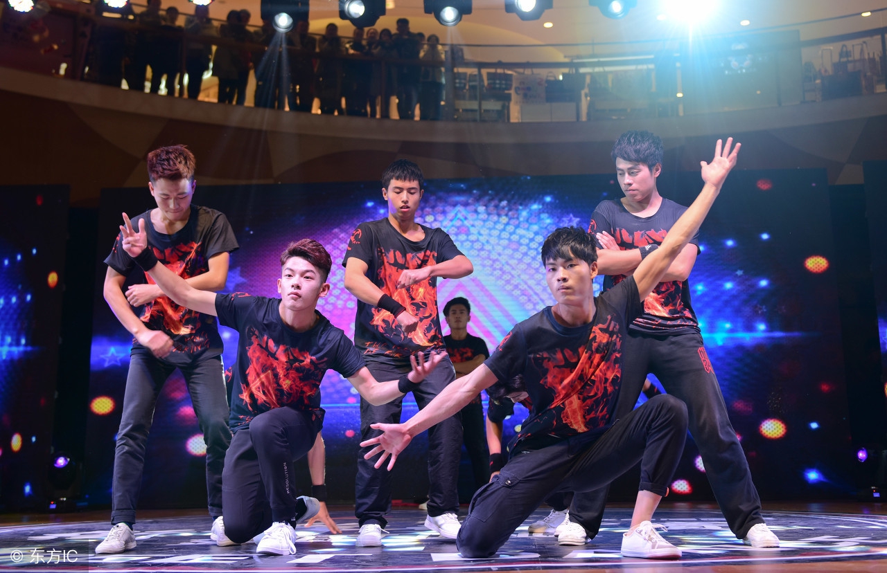 这就是街舞易烊千玺选人眼神真诚,这就是街舞易烊千玺选人新玩法