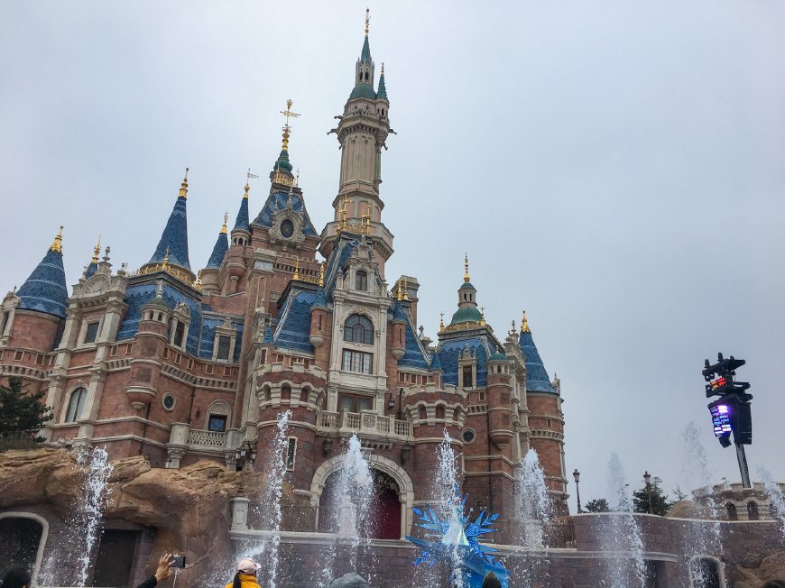 上海迪士尼门票为什么这么贵,上海人本地人去迪士尼多吗