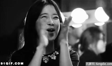 比起她的“黑白灰”，我更爱安迪帅爆了的跑步行头