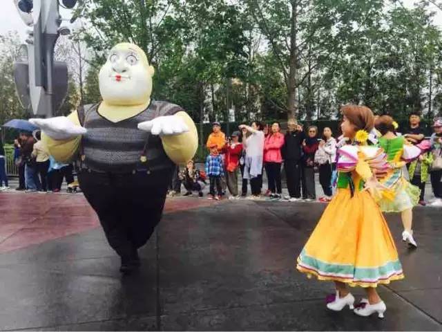 跟着朵拉去探险英文,迪士尼上海儿童游玩攻略