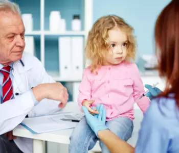 8个月宝宝“烧抽”了，宝宝发烧千万别做这些傻事！|亲子百科