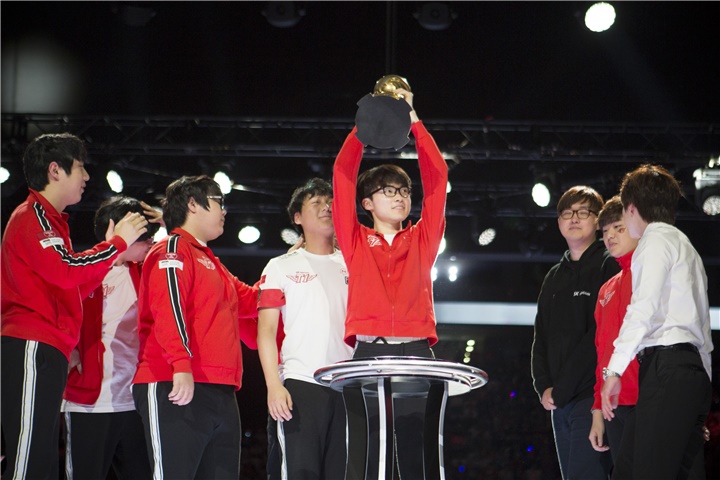 skt比赛视频2018夏季赛,skt斩落了所有挑战者