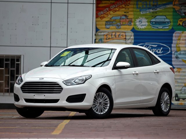 长安锐程cc和福特福睿斯哪个好,长安福特5万到8万元福睿斯新款