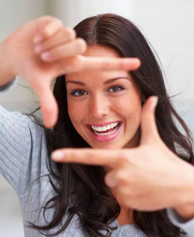 拍照时的各种笑容技巧,拍照如何微笑