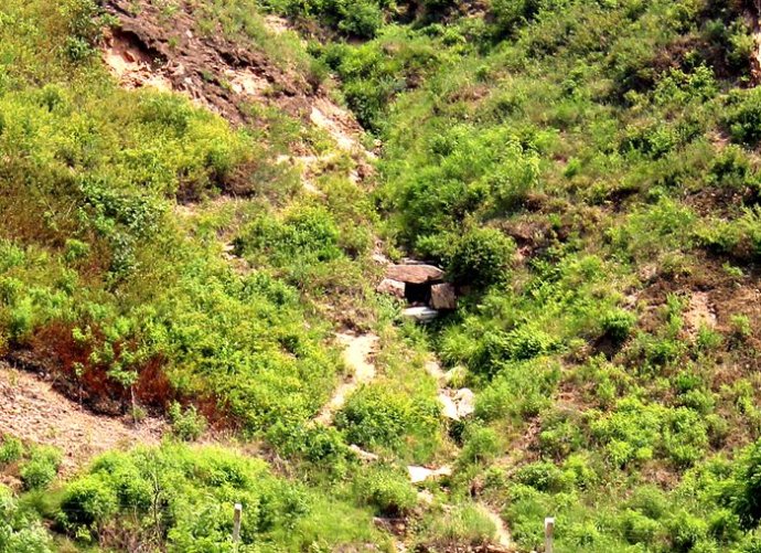 中朝边境美丽的风景,中朝边境桃花盛开的地方