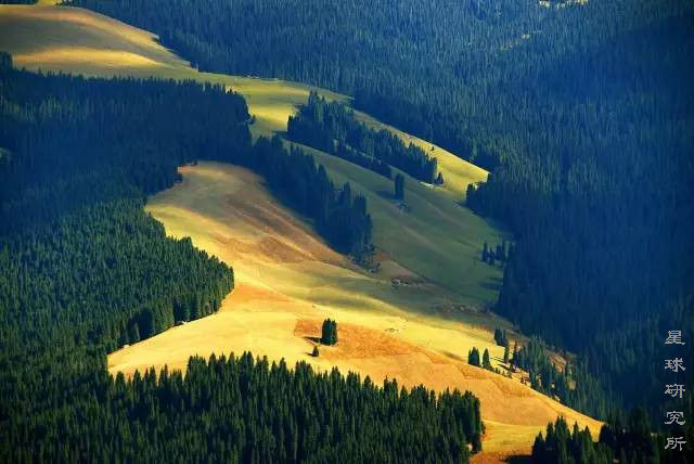 伊犁这个偏远的西部城市,新疆伊犁市靠近哪个位置