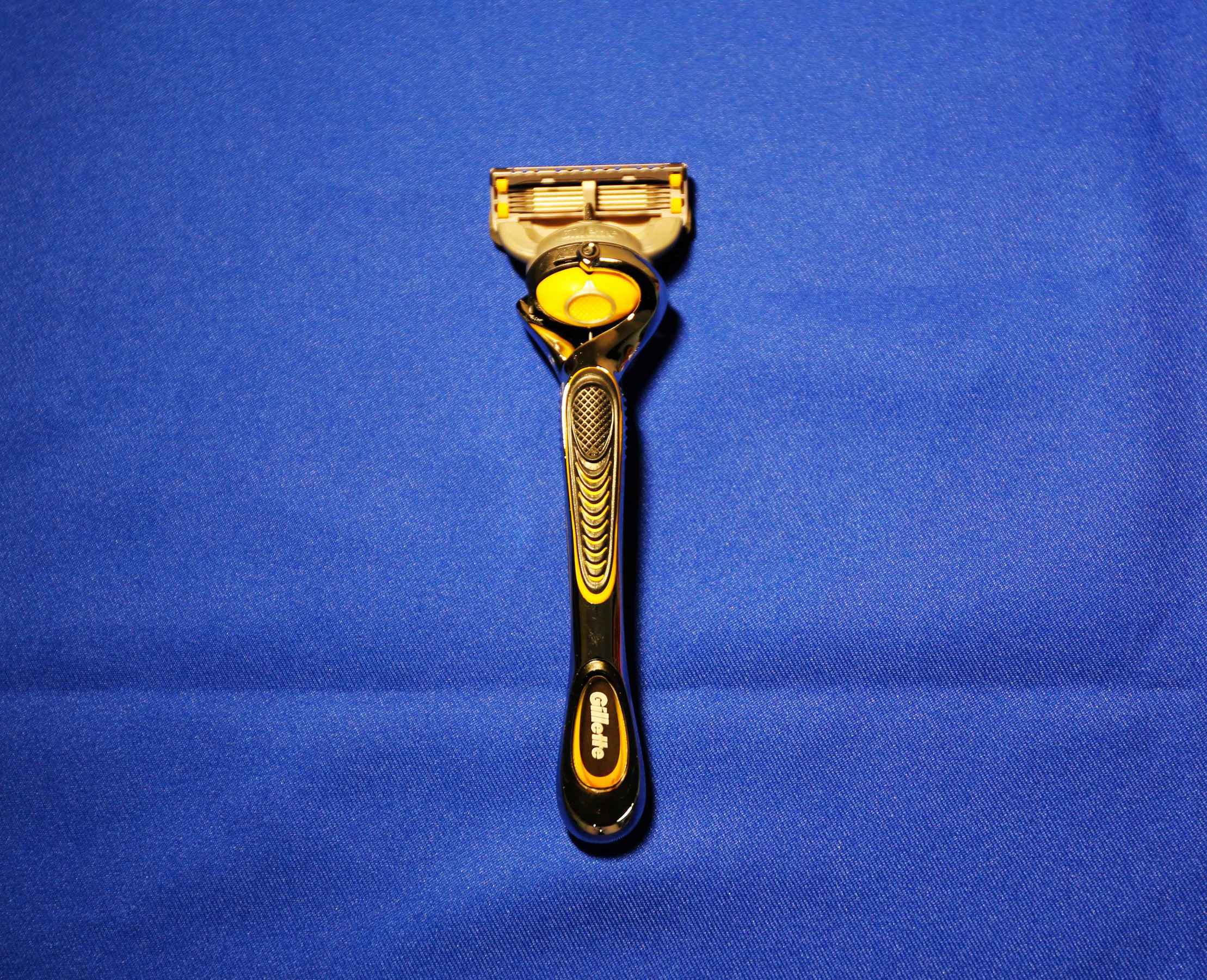 吉列致护和锋隐的区别,吉列锋隐致顺刀头可以通用么