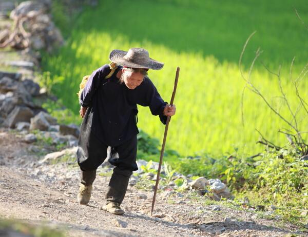 卖给家里老人什么手机好,给老年父母的手机推荐