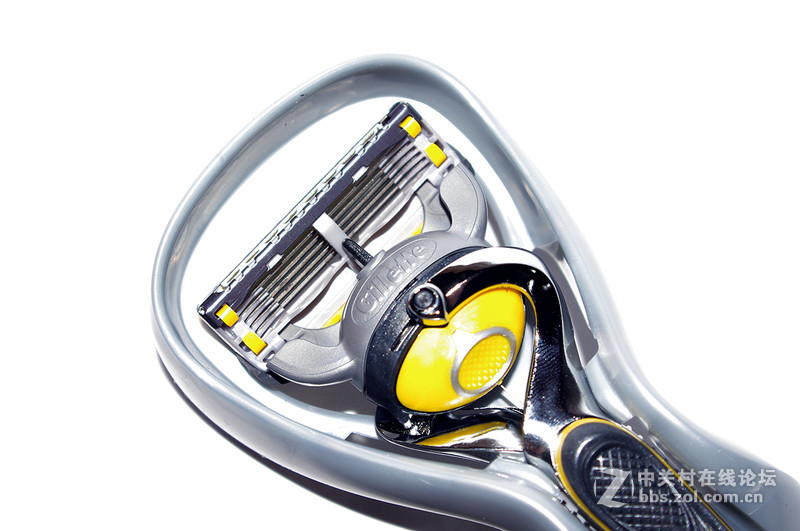 让剃须成为一种享受,吉列锋隐致护剃须刀测试