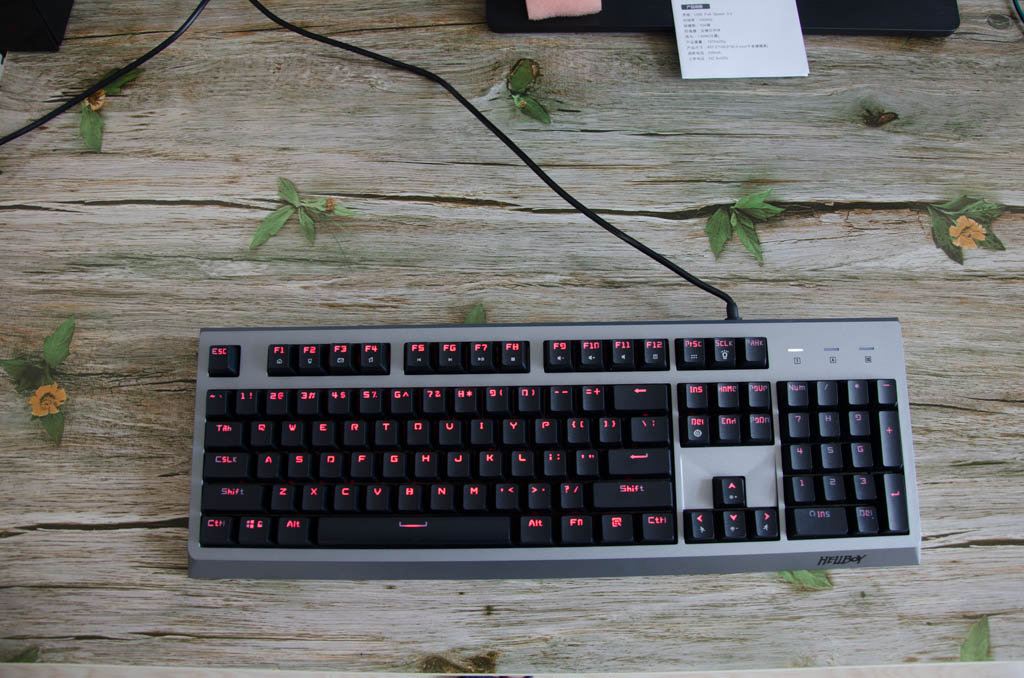 红轴机械键盘和普通键盘区别,机械键盘和机械轴键盘