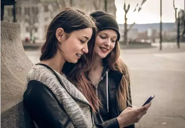 三个闺蜜拍照的最美姿势,40岁三个闺蜜拍照姿势大全