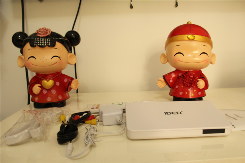 白色经典入门首选——忆典S1高清网络电视盒子