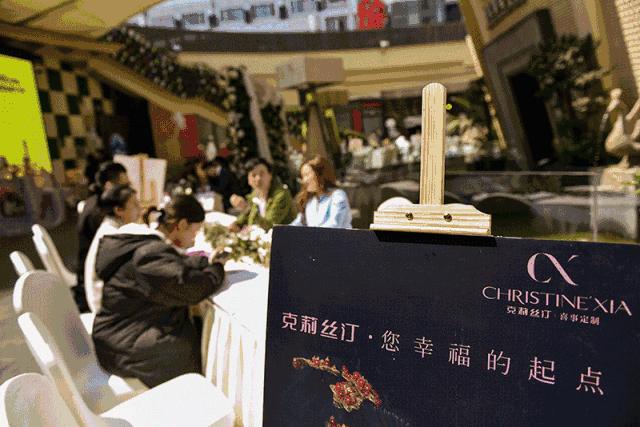 任性!温州海归美女辞职爆改破厂房,建露天解忧咖啡馆!