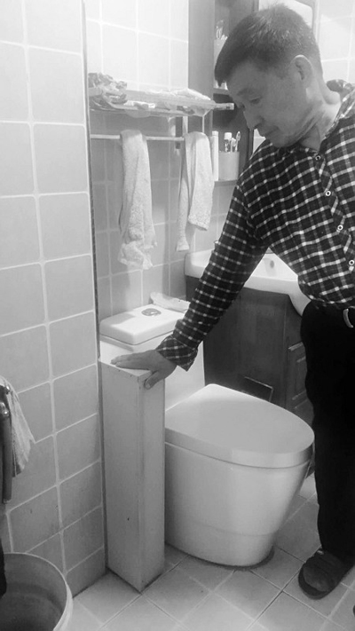 甜蜜负担!太原一男子悉心照顾瘫痪母亲瘫痪妻子十几年