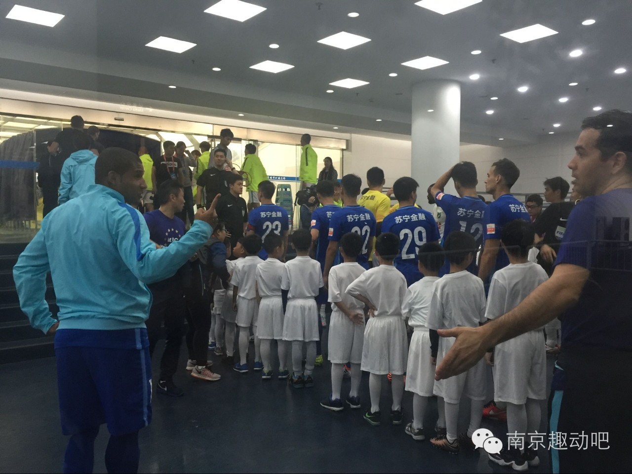 雨花区中小学生足球,南京雨花实验小学足球队视频