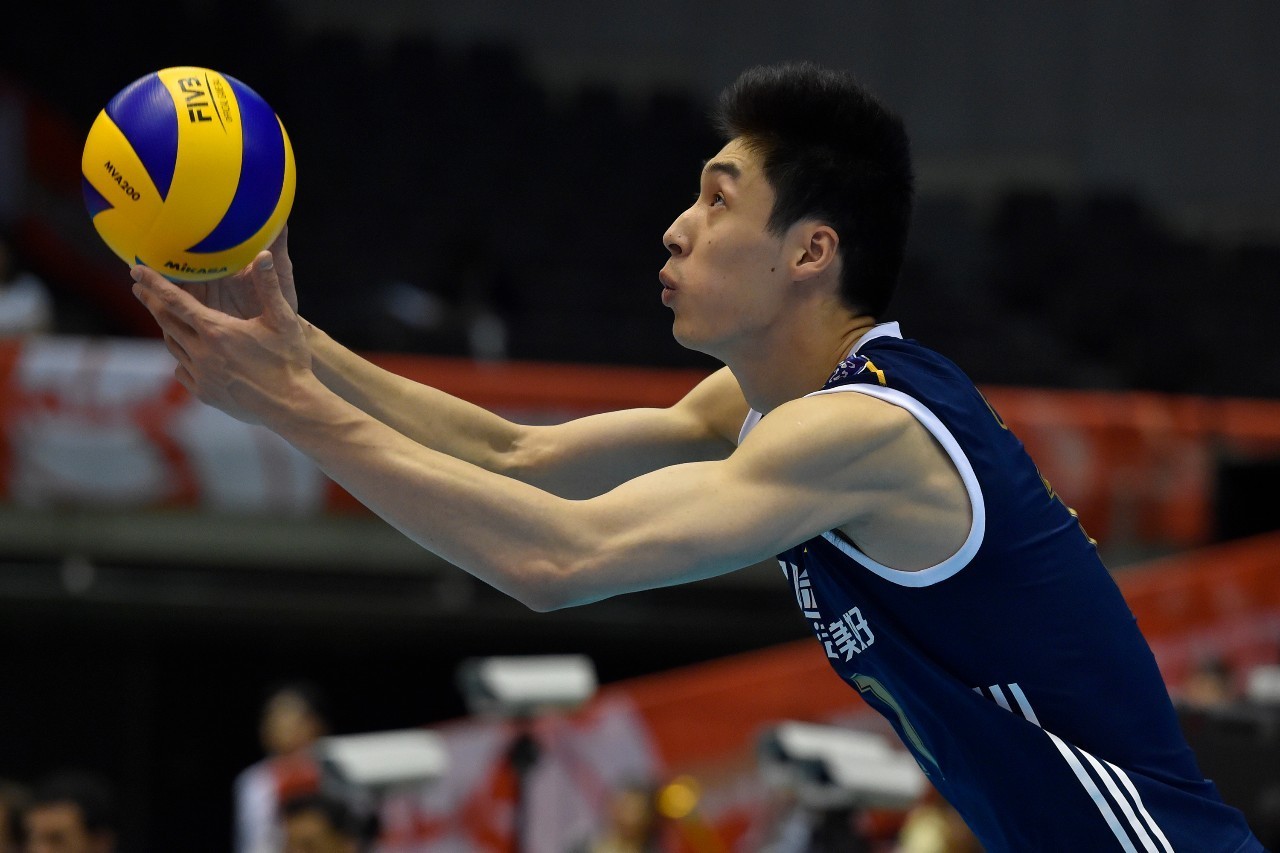 踢球的都是男模？男排队员表示不服！