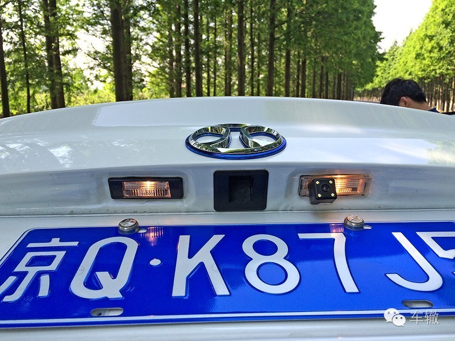 试驾北汽bj40,北汽eu260电动车怎么样