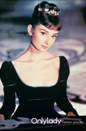 看梦露正红一抹，享赫本裸粉一笑，忆百年经典，望流行永恒