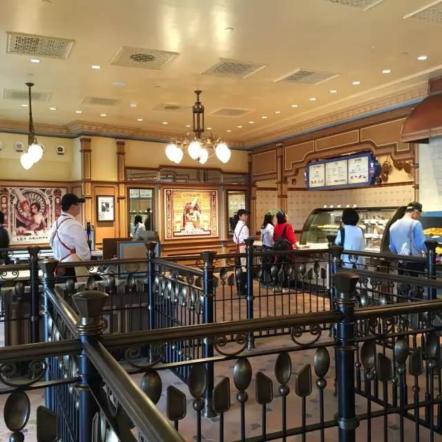 上海迪士尼乐园全攻略,上海迪士尼乐园一天游玩全攻略