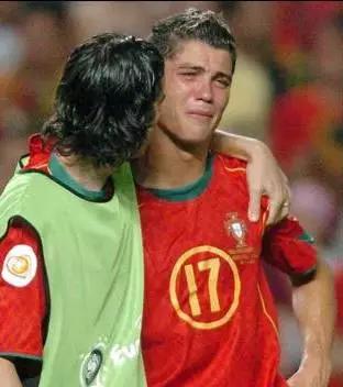 男儿有泪不轻弹中国军人,男儿有泪不轻弹天下足球