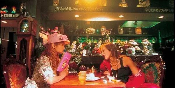 爱丽丝梦游仙境唯美景色,爱丽丝梦游仙境超美场景