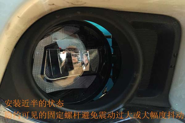 新款汉兰达的雾灯,10年汉兰达五座精英版雾灯更换