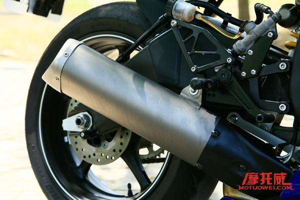 雅马哈yzf600r试驾视频,2023雅马哈yzf-r6赛道版