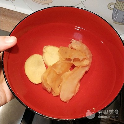 花胶海底椰汤,橄榄海底椰煲猪骨