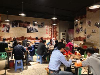 重庆串串火爆探店,重庆有哪些火爆的串串店