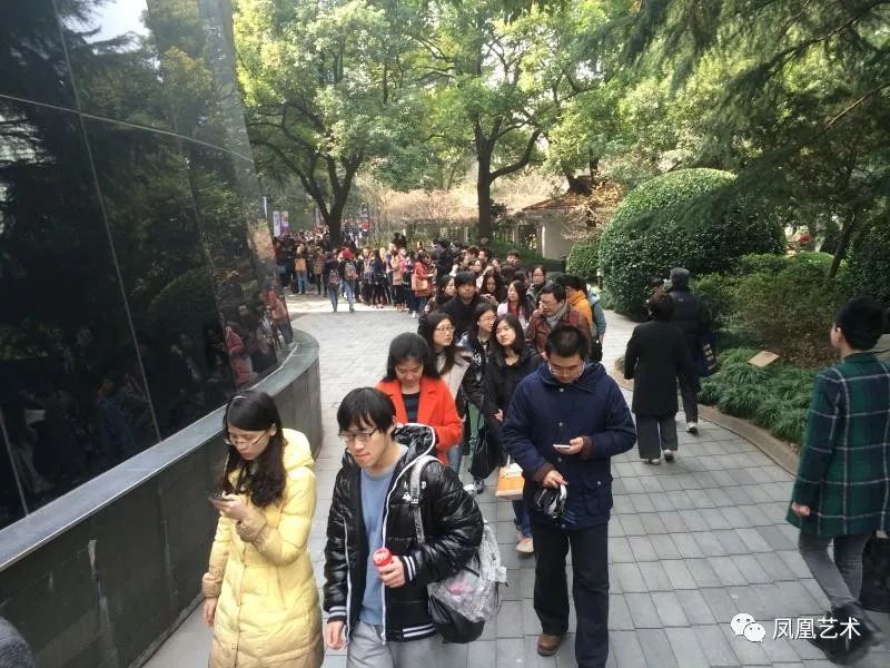 凤凰艺术｜陆蓉之：女神草间弥生，刚刚跨入89岁生日