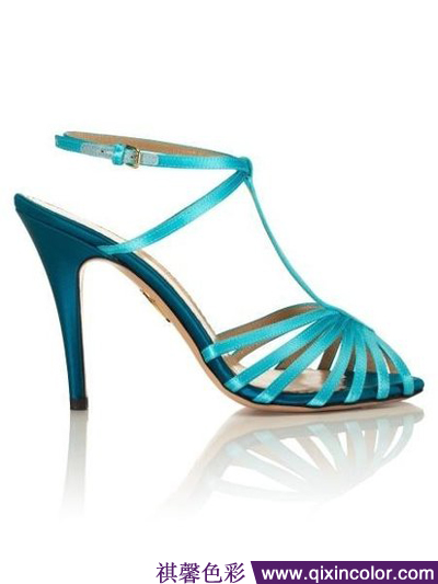 彩虹颜色衣服搭配,跳跃的服装色彩搭配