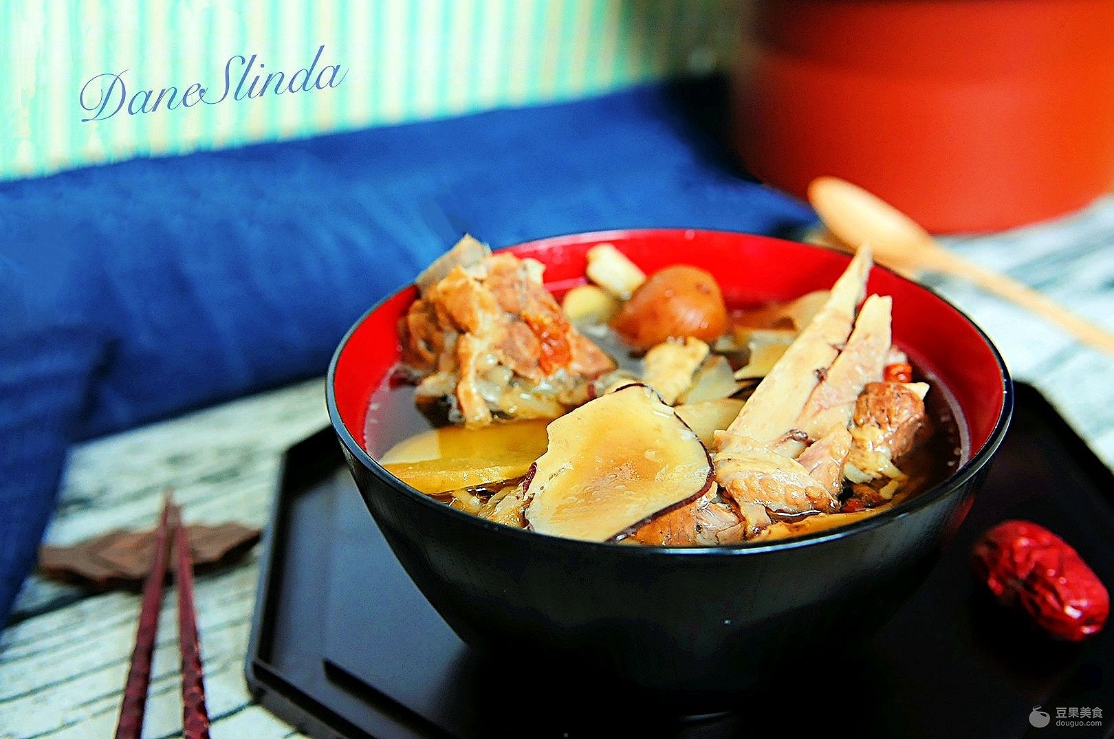 花胶海底椰汤,橄榄海底椰煲猪骨