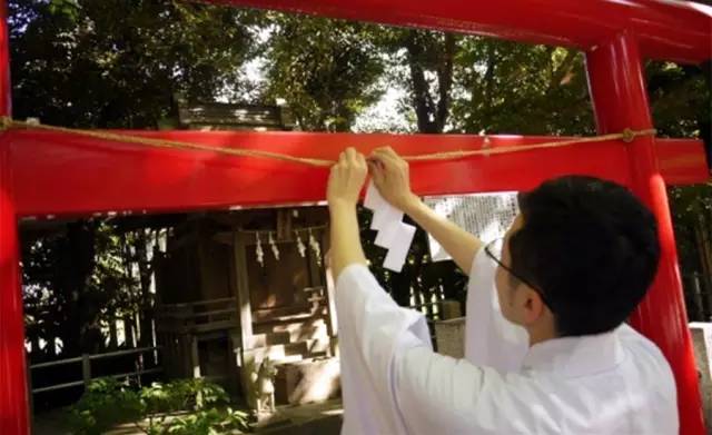 日本的职业旅行——不想当女仆店员的神官不是好铁匠!