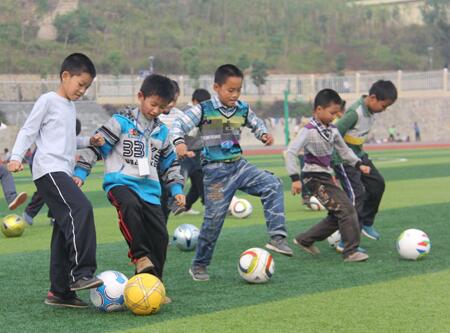 孩子撞倒老奶奶,儿子骑自行车撞了老人怎么办