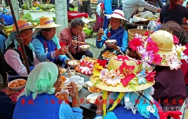 大理游人人山人海,大理万人齐舞