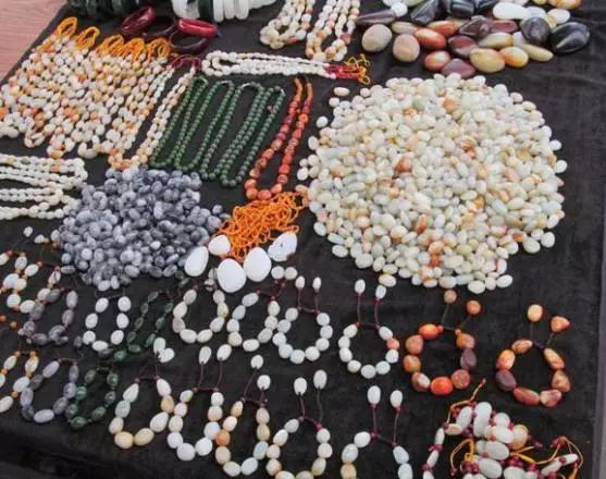 和田玉竟被俄罗斯人铺地砖？！