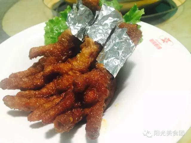 阳光探店~郑州农科路政七街附近有家爱好足球的球球虾馆