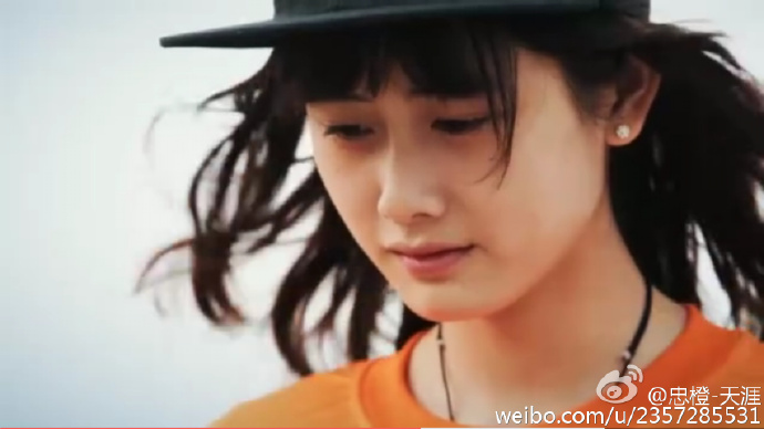 山东鲁能泰山美女球迷震撼开场,山东鲁能美女球迷图片